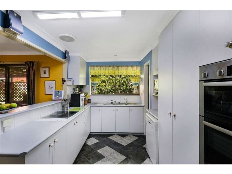 22 Barrymount Crescent, Mount Lofty QLD 4350