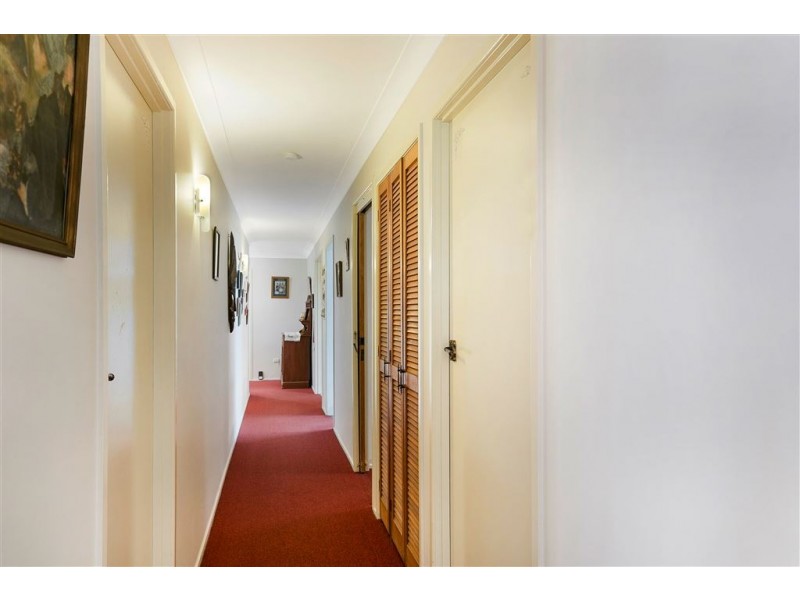 22 Barrymount Crescent, Mount Lofty QLD 4350