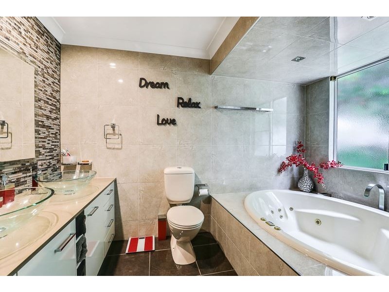 12693 New England Highway, Top Camp QLD 4350