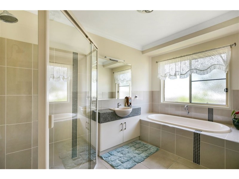 33 Wyreema Road, Drayton QLD 4350