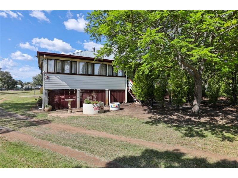 5 Victoria Street, Goombungee QLD 4354