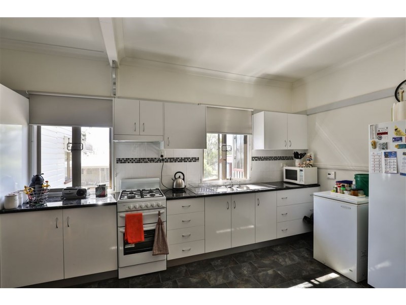 5 Victoria Street, Goombungee QLD 4354