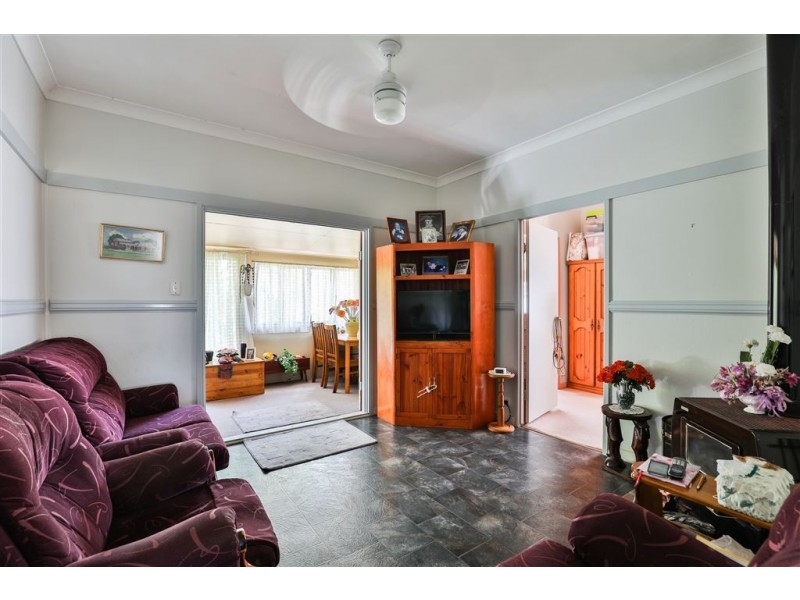 5 Victoria Street, Goombungee QLD 4354