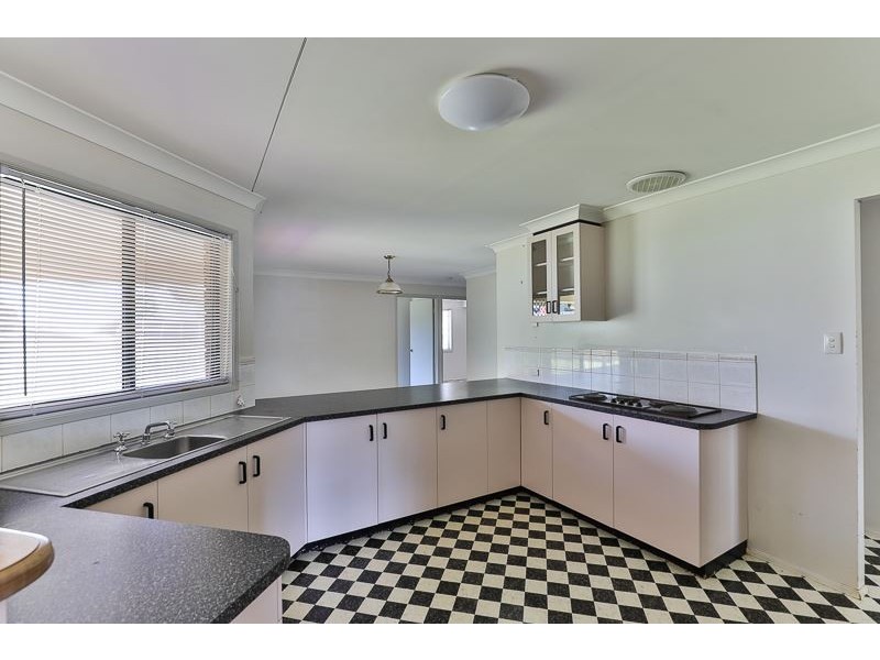 8 Stoneyhurst Court, Glenvale QLD 4350