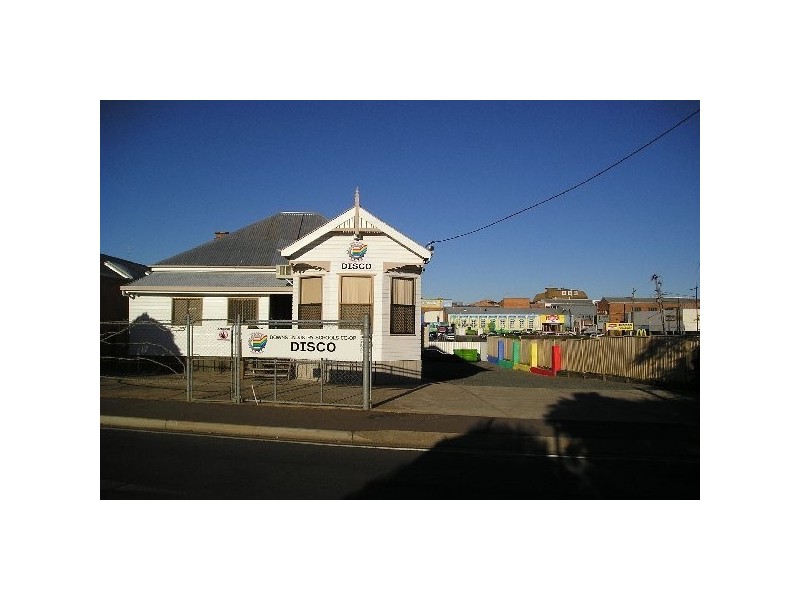 8 Station Street, Toowoomba QLD 4350