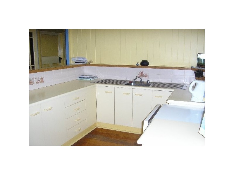 128 Stuart Street, Mount Lofty QLD 4350