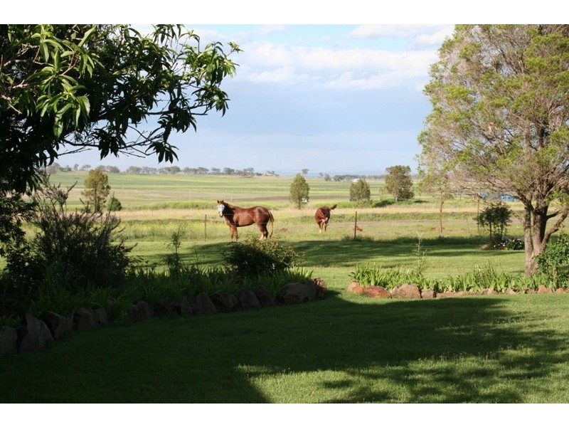 32 Henningsen Road, Charlton QLD 4350