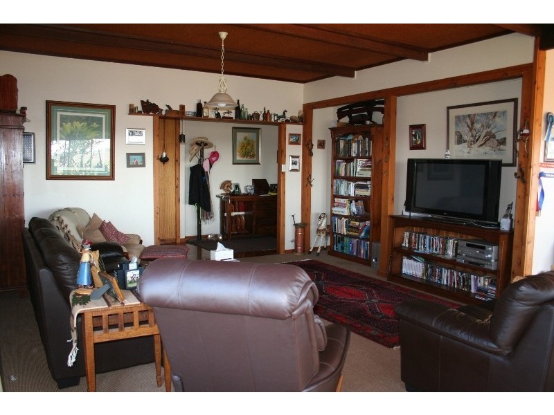 32 Henningsen Road, Charlton QLD 4350