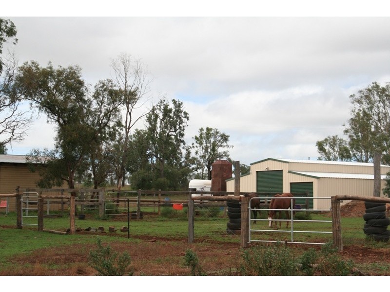 32 Henningsen Road, Charlton QLD 4350