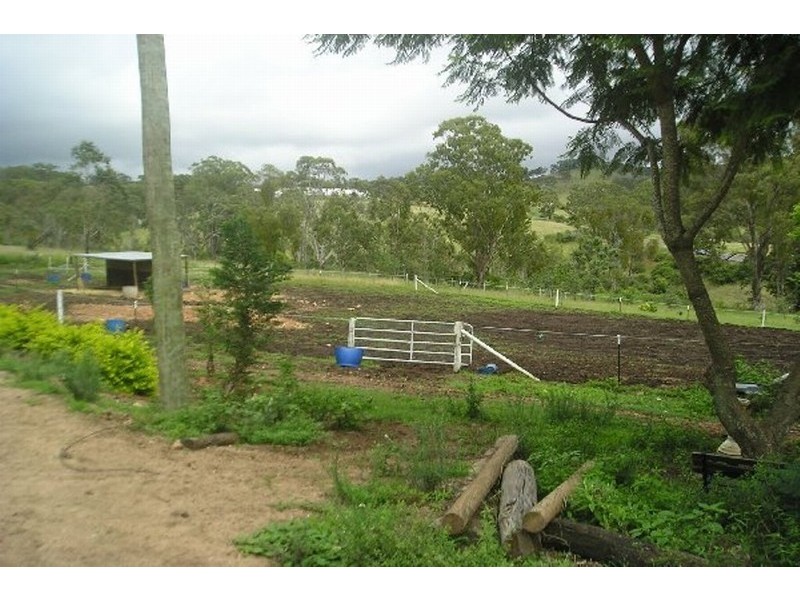 4355 Esk Hampton Raod, Hampton QLD 4352