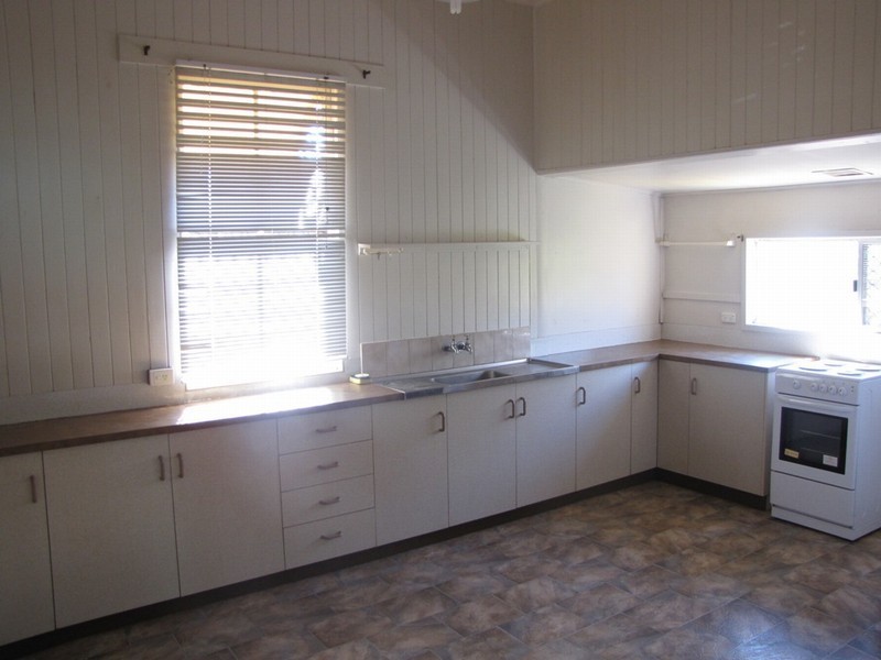 2 Peardon Street, Toowoomba QLD 4350