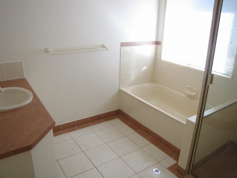 Middle Ridge QLD 4350