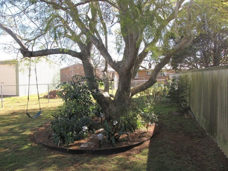 1 Barden Court, Harristown QLD 4350