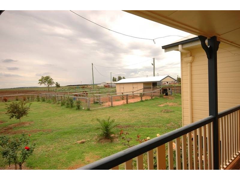 90 Devon Park Road, Oakey QLD 4401