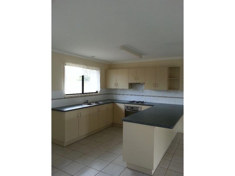 9 Walter St, Tiaro QLD 4650