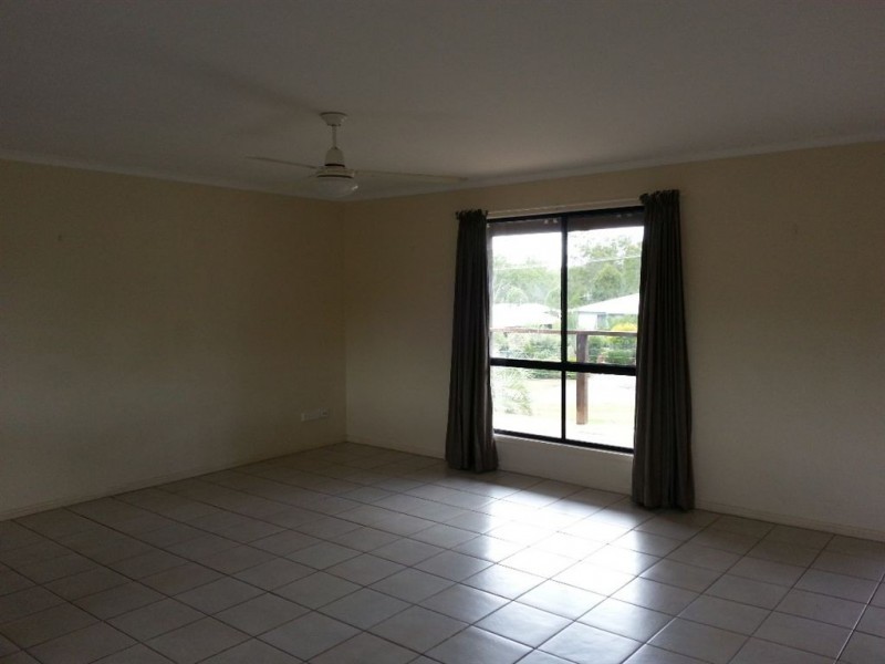 9 Walter St, Tiaro QLD 4650