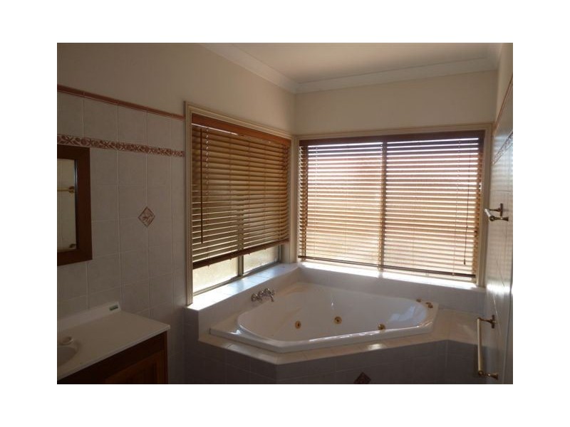 406 Eatonvale Road, Tinana QLD 4650