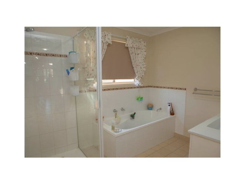 54 Bluebell Road East, Tinana QLD 4650