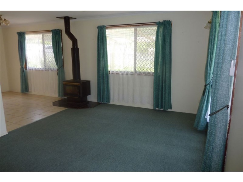 8 Ruby Street, Aldershot QLD 4650