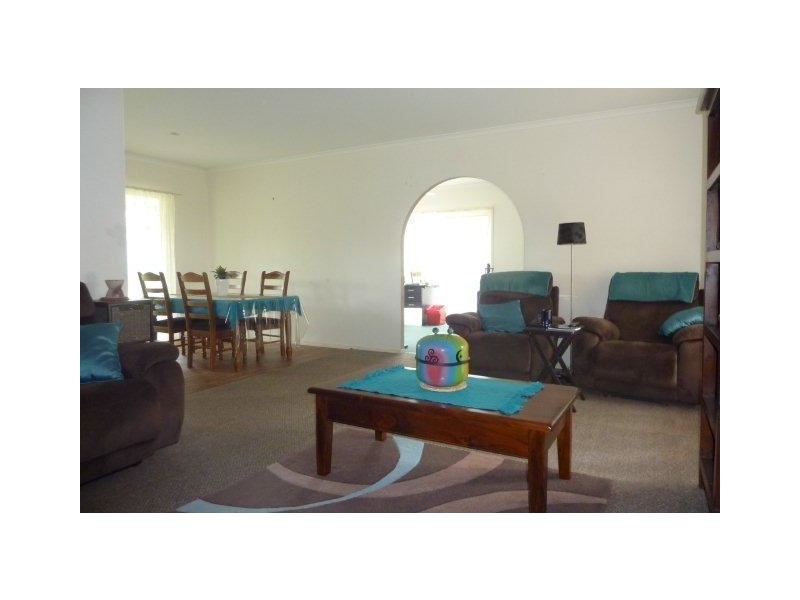 36 Woocoo Drive, Oakhurst QLD 4650