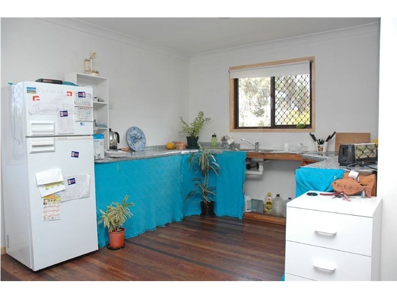 11 Robertson Street,, Boonooroo QLD 4650