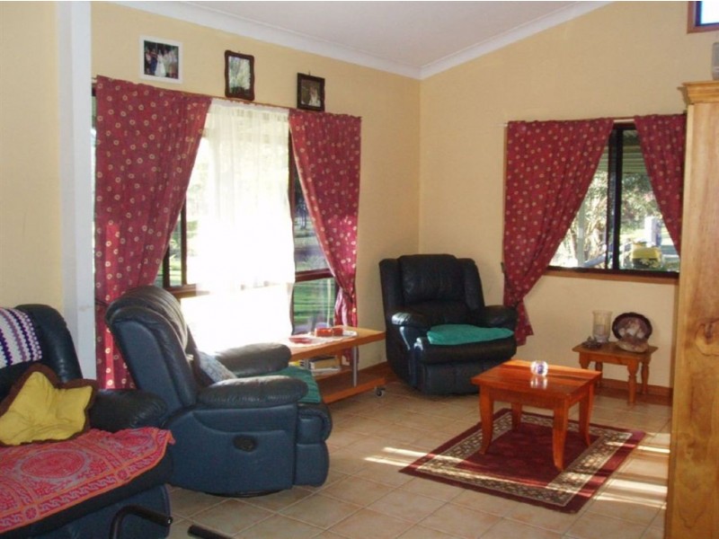 46 Royal Oak Road, Mungar QLD 4650