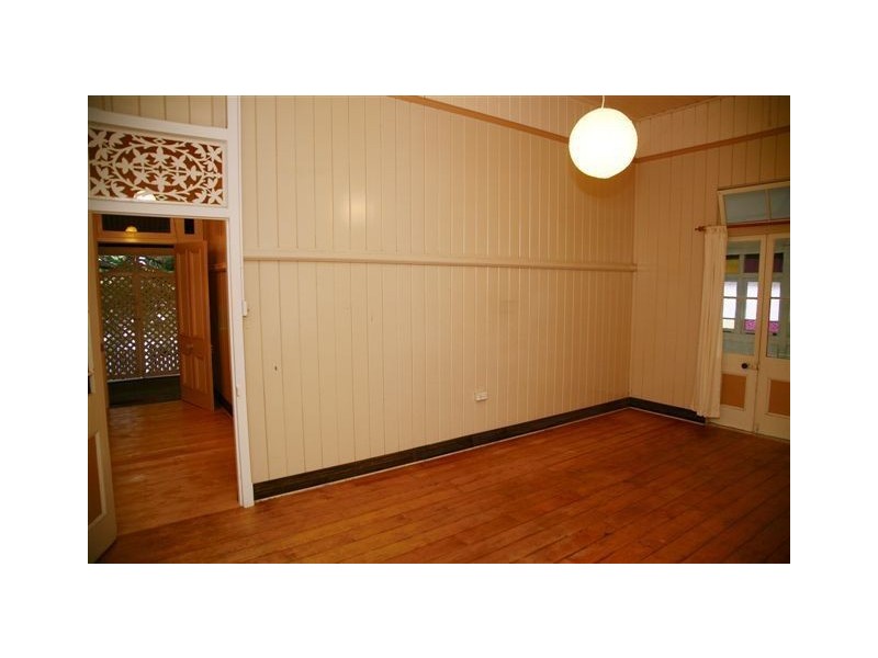 284 Lennox Street, Maryborough QLD 4650