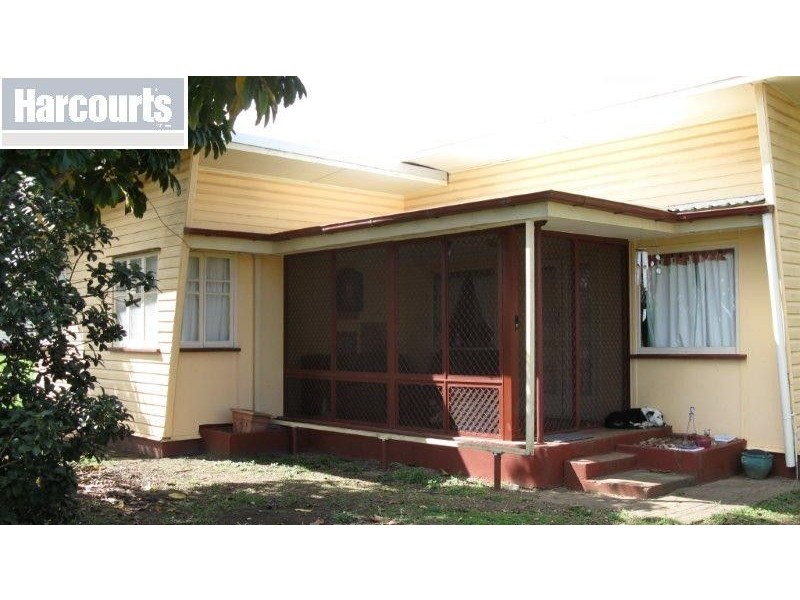 10 Mayne Street, Tiaro QLD 4650