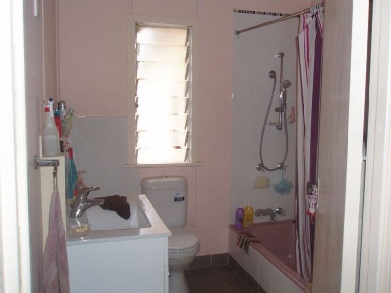 10 Mayne Street, Tiaro QLD 4650