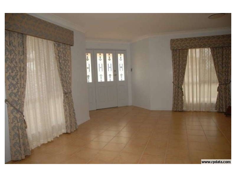 8 Guilmartins Way, Tinana QLD 4650