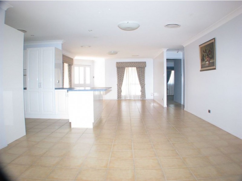 8 Guilmartins Way, Tinana QLD 4650