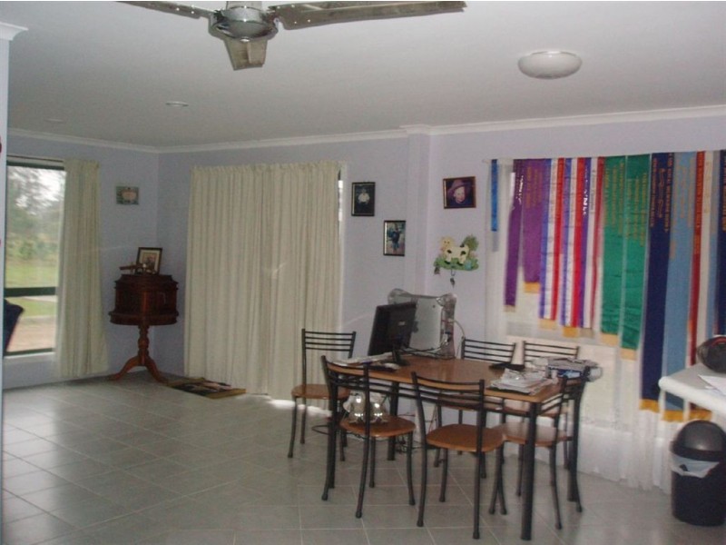 195 Old Coach Road, Oakhurst QLD 4650