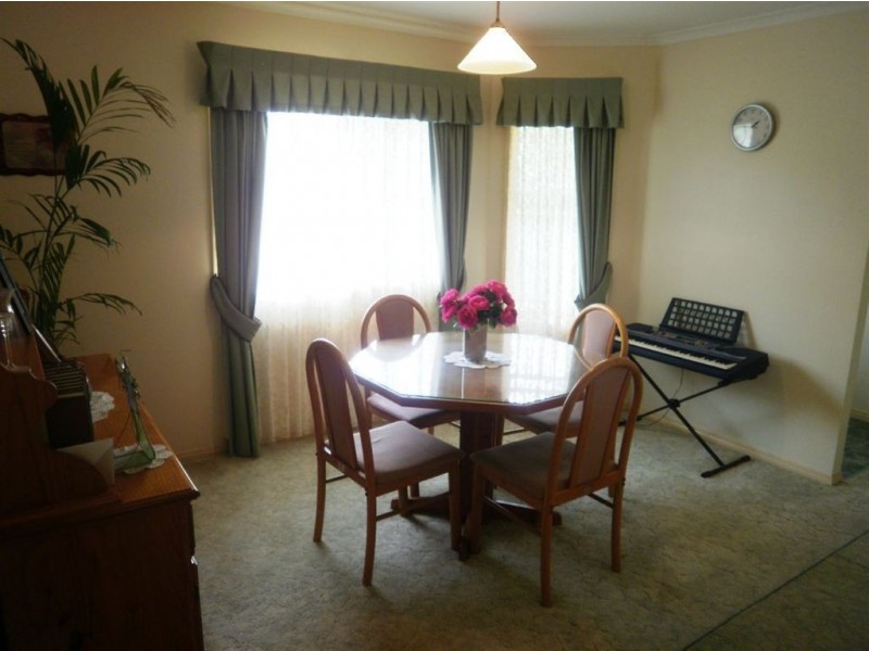 73 Amanda Avenue, Oakhurst QLD 4650