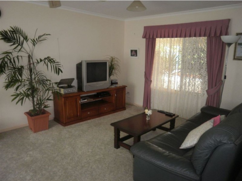 73 Amanda Avenue, Oakhurst QLD 4650