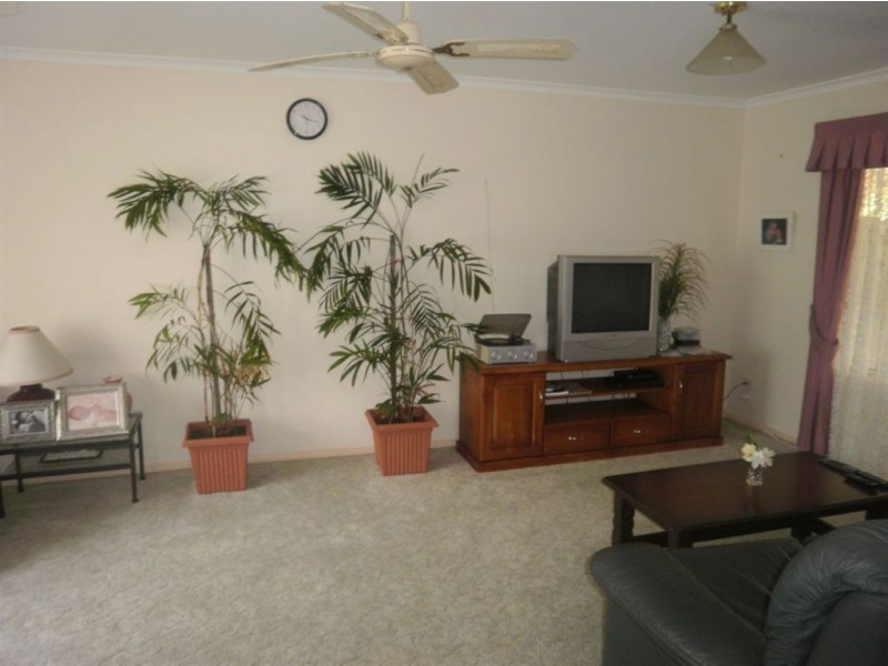 73 Amanda Avenue, Oakhurst QLD 4650