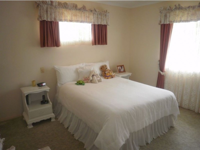 73 Amanda Avenue, Oakhurst QLD 4650