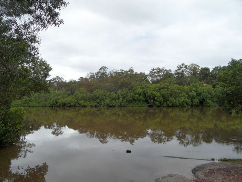 86 Old Bruce Highway, Howard QLD 4659