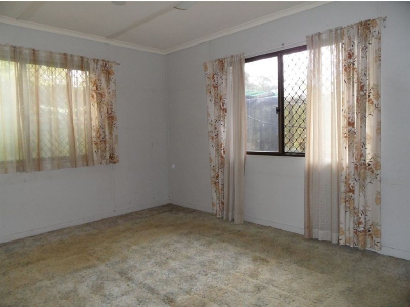 86 Old Bruce Highway, Howard QLD 4659