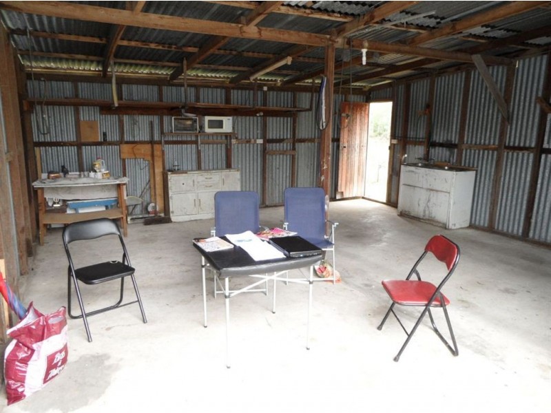 86 Old Bruce Highway, Howard QLD 4659