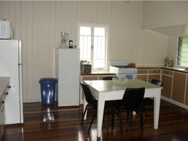 6 Saltwater Creek Road, Maryborough QLD 4650