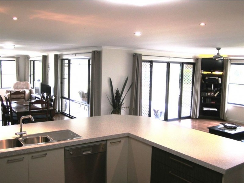 27 Cathryn Close, Oakhurst, Maryborough QLD 4650