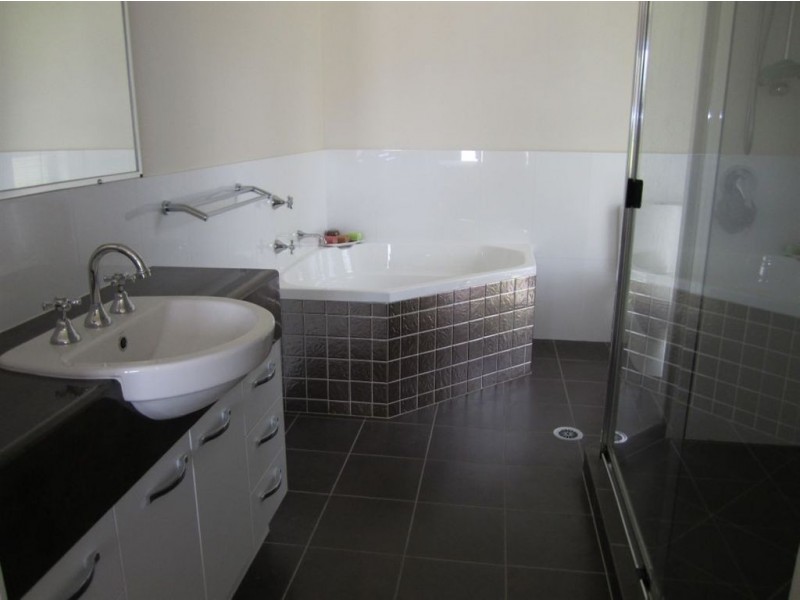 27 Cathryn Close, Oakhurst, Maryborough QLD 4650