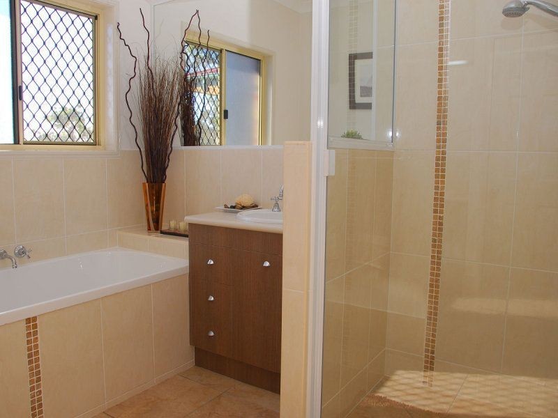 Oakhurst QLD 4650