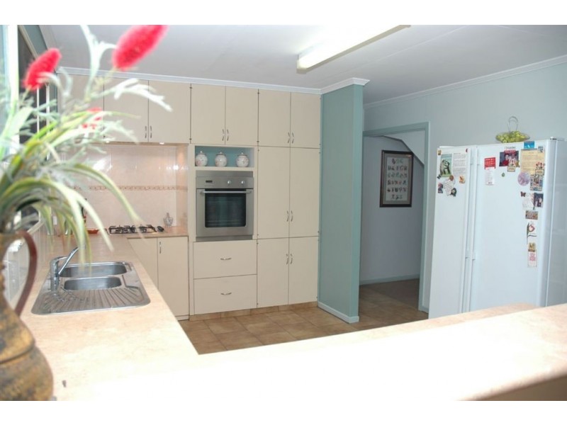 37 Wolseley Street, Granville QLD 4650