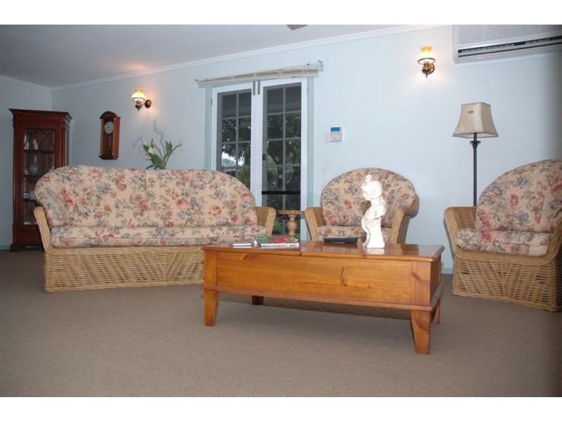 37 Wolseley Street, Granville QLD 4650