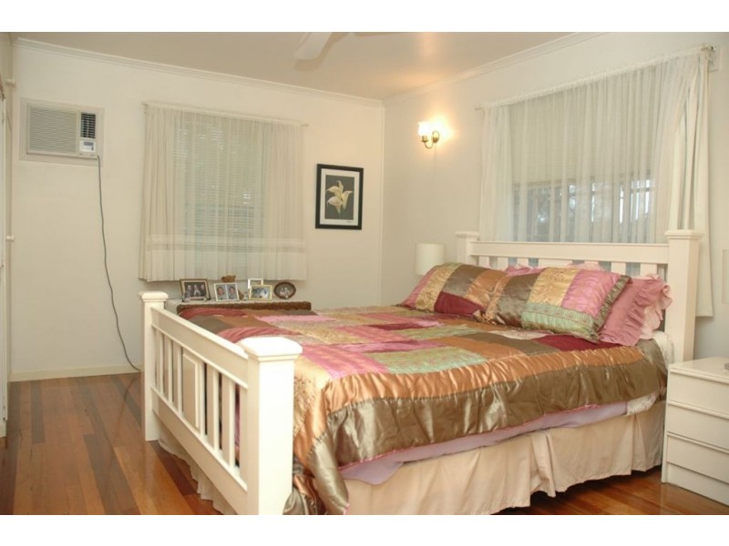 37 Wolseley Street, Granville QLD 4650