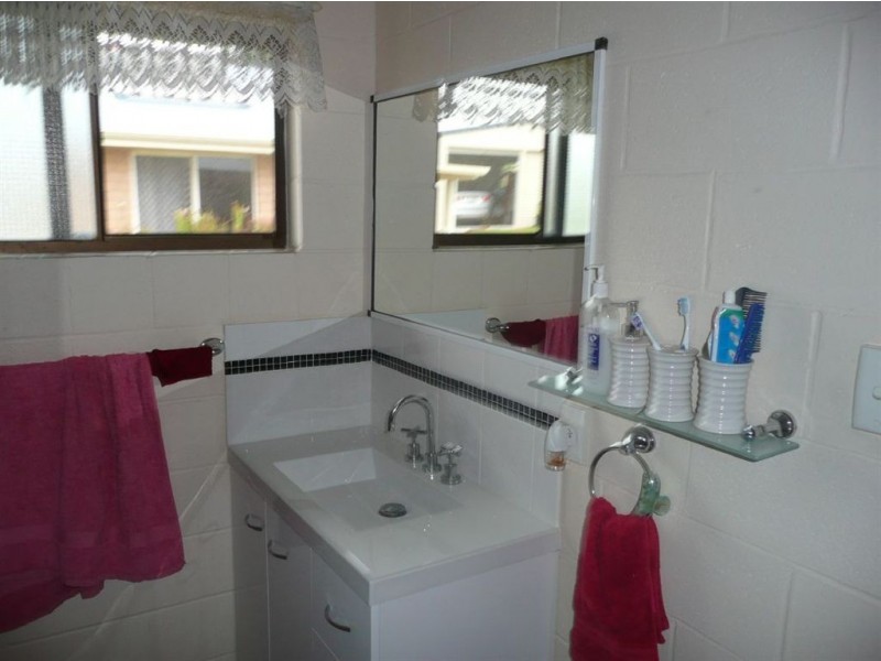 6 Gee Street, Tiaro QLD 4650
