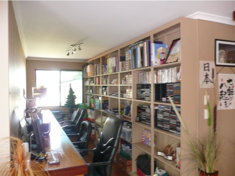 73 Barlow Street, Oakhurst QLD 4650