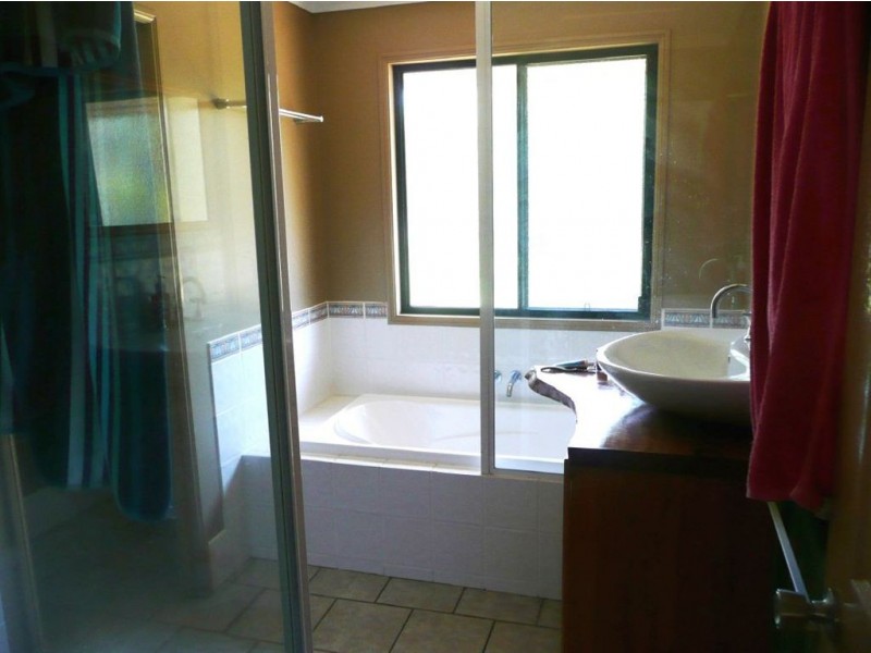 73 Barlow Street, Oakhurst QLD 4650