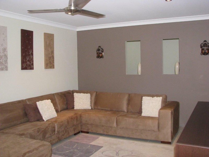 189 Showgrounds Road, Oakhurst QLD 4650